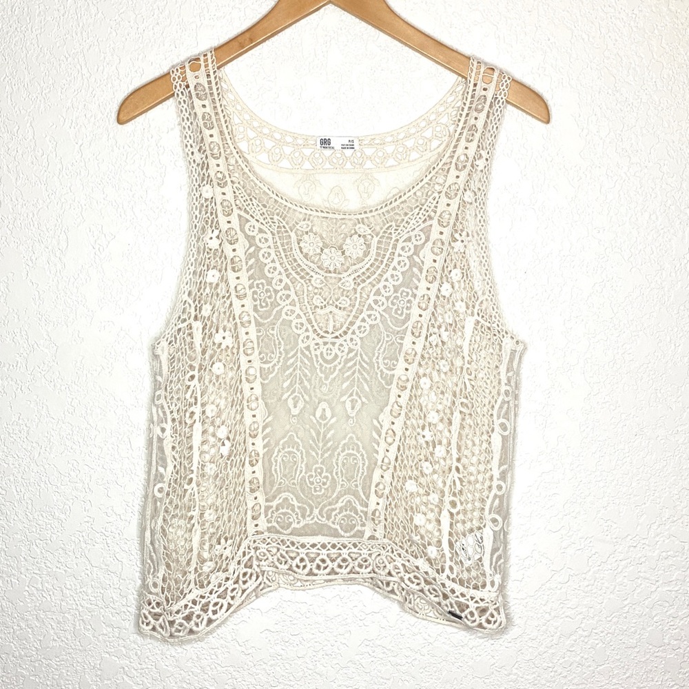 GRG Montreal Floral Crocheted Antique White Lace Top Size S